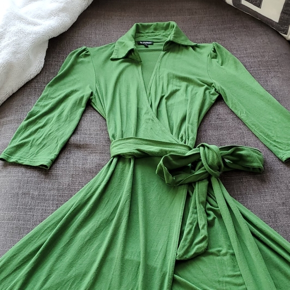 Le chateau wrap up dress 👗 - Picture 3 of 6